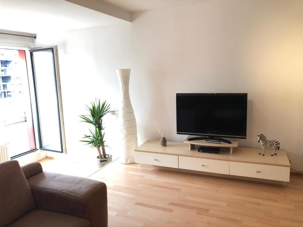 Bright Apartment With A Free Parking Garage @ Wienerberg Buitenkant foto